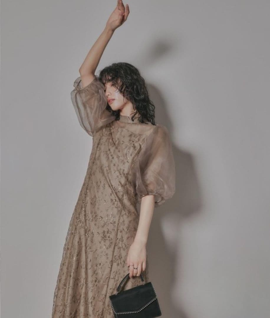 美品 niana ニアナ オーガンジー パフスリーブ刺繍 S 結婚式 パーティー