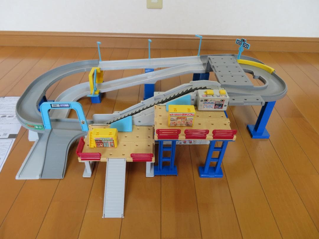 トミカ　トミカビル　やまのぼりドライブ　高速道路　3セット　接続どうろ付き