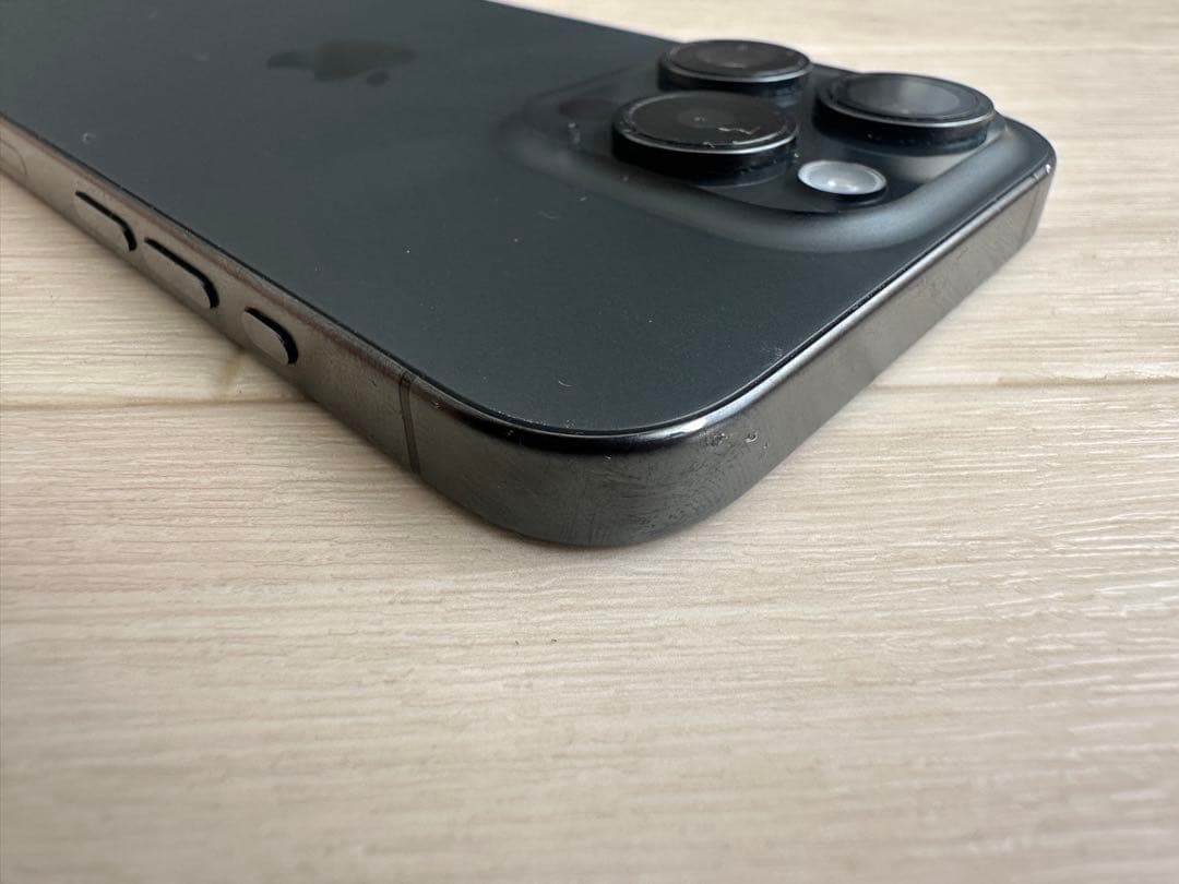 Apple iPhone 15 Pro ブラックチタニウム 128GB