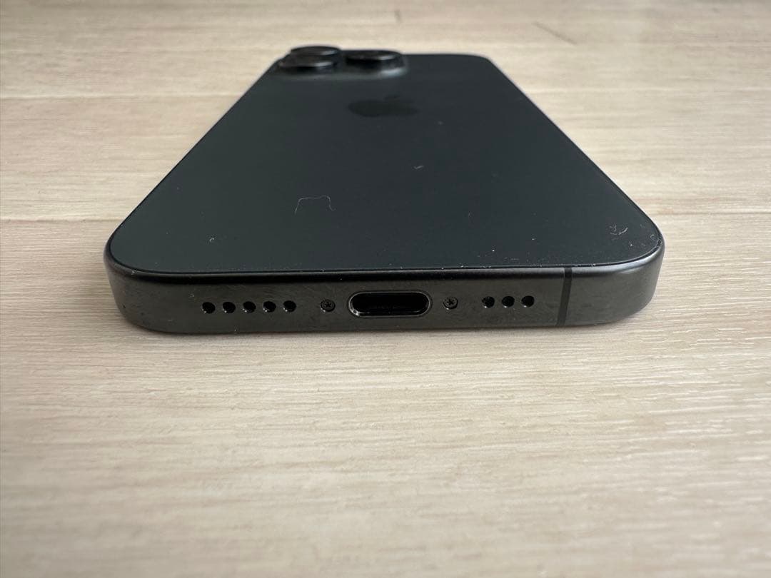 Apple iPhone 15 Pro ブラックチタニウム 128GB