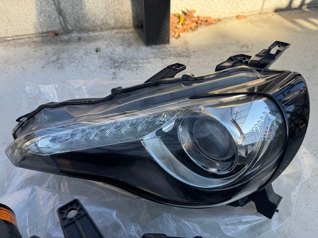 86 ZN6 前期純正ヘッドライト　左右セット