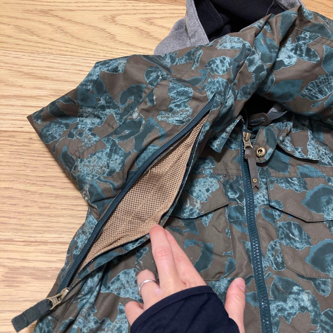 BURON バートン レディース S ジャケット カモフラージュ柄　スノーボード