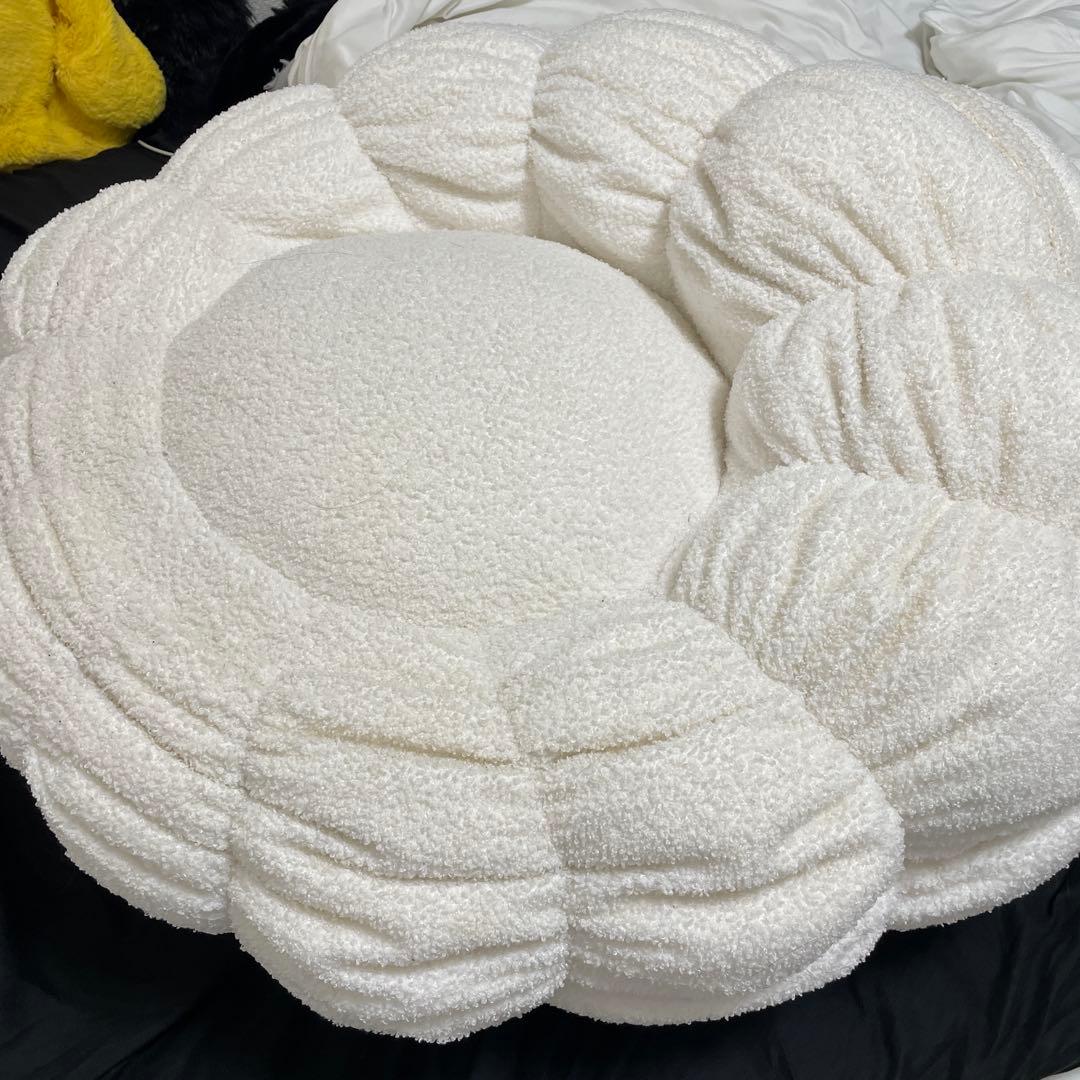 ビーズソファクッション　アネモネ　ホワイト