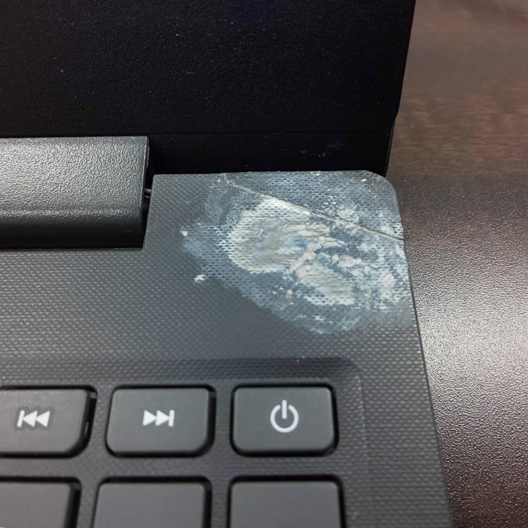 <送料無料>レノボ V140-15IWL i5_8世代/8GB/Office有