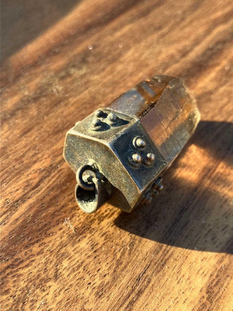 ガウリシャンカール産 ヒマラヤ水晶 ライトスモーキークォーツ 原石　ペンダント