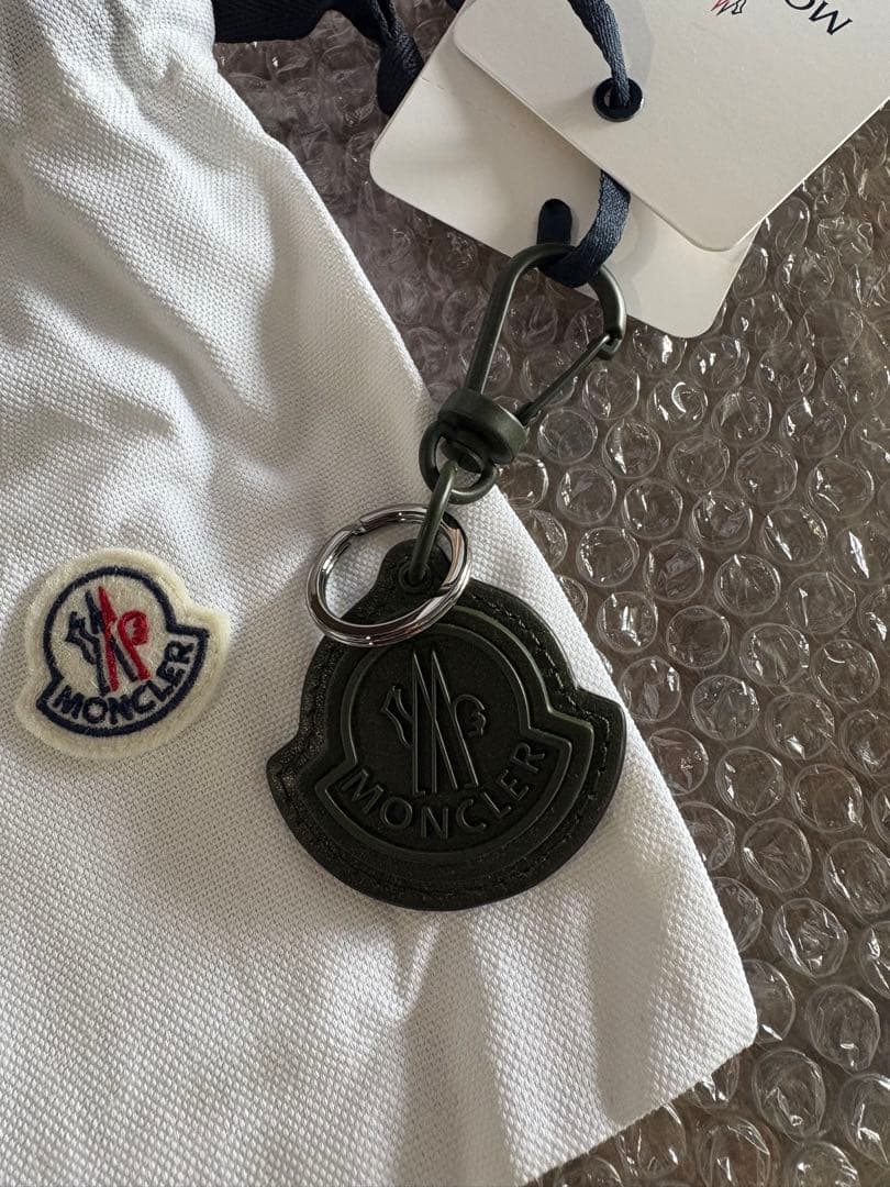 MONCLER ロゴ付きキーホルダー 収納袋付き