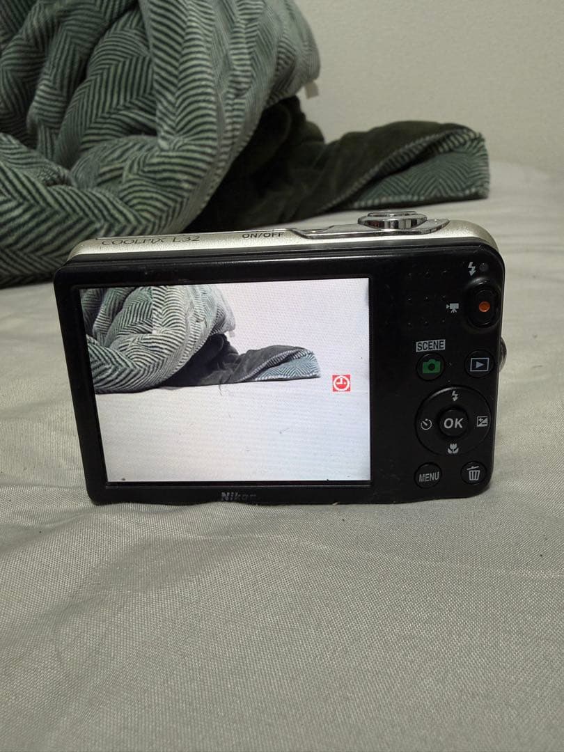 Nikon Coolpix L32 シルバー コンパクトデジタルカメラ