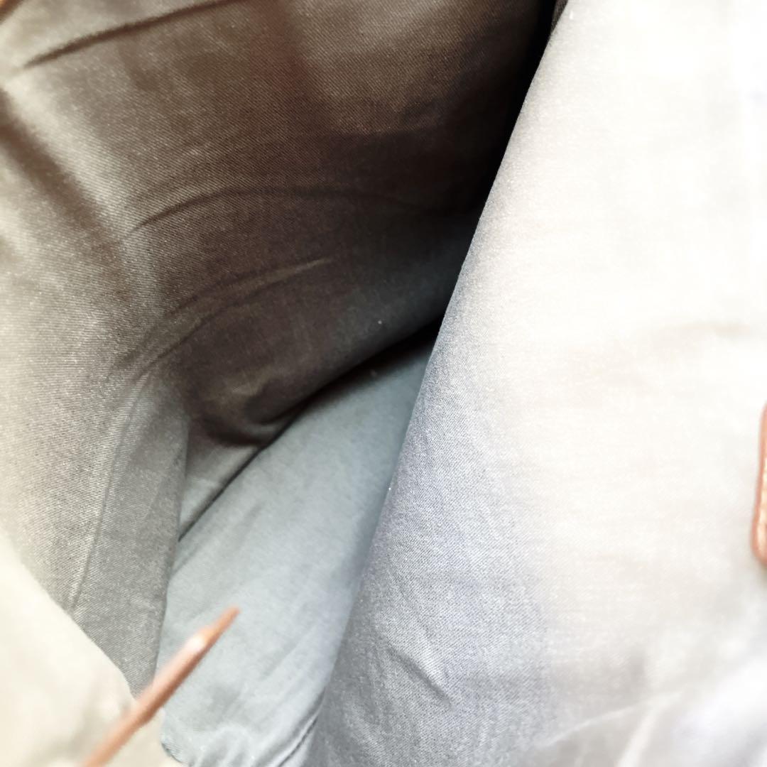 美品　BALLYバリー レザー トート　バッグ パンチング　ロゴ キーホルダー