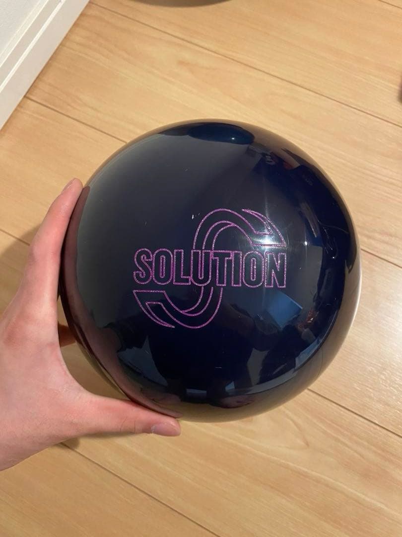 ソリューションブラック