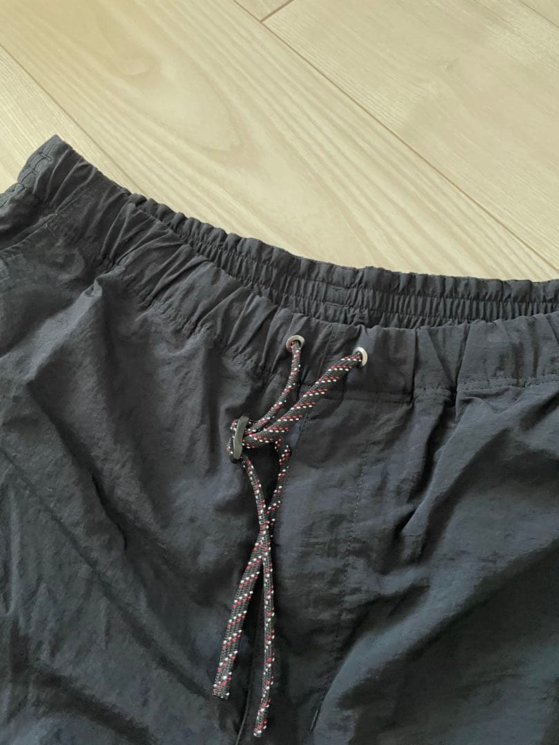 NANGA 黒ショートパンツ ゴム紐付き