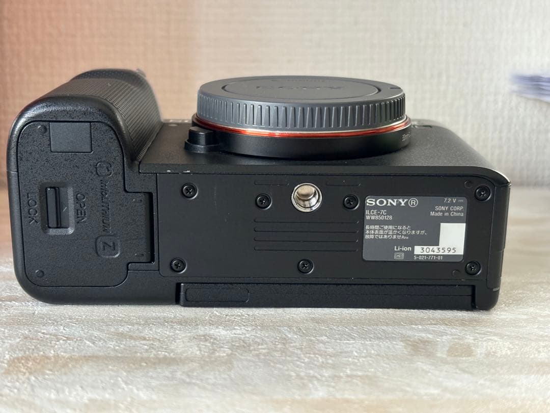 単焦点レンズ ツァイス35mmf2.8 ZA付きソニー ミラーレス一眼 α7c