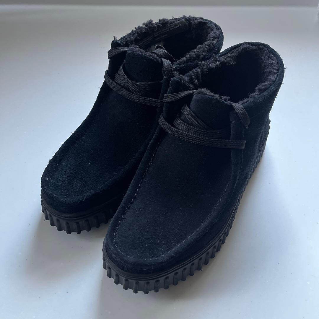 emmi meets Clarks トーヒルモス クラークス