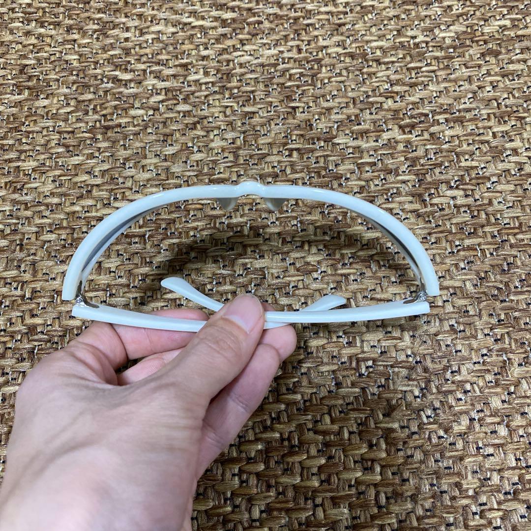 99%is サングラス