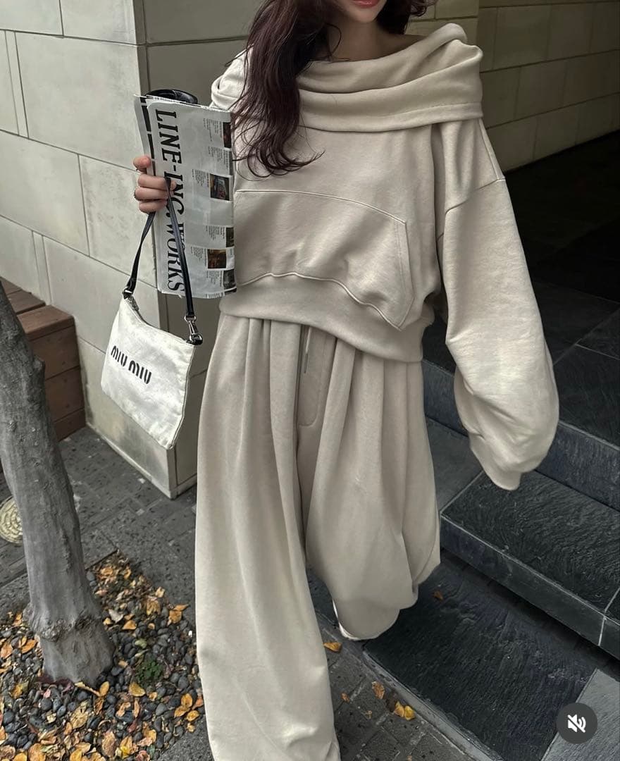 【美品】WILLFULLY オフショルフーディー clam