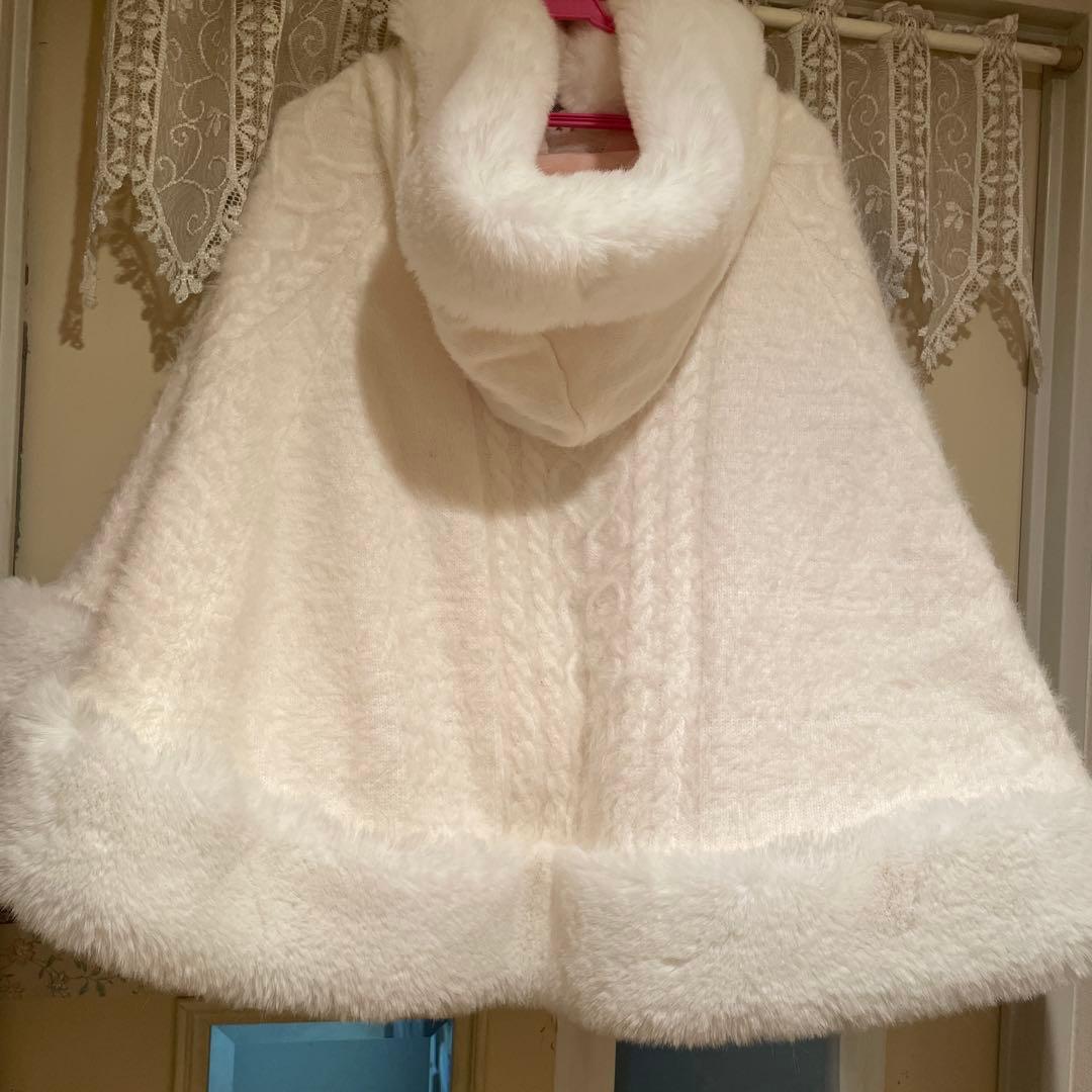 Amavel ハートケーブル編みニットポンチョ ホワイト 白