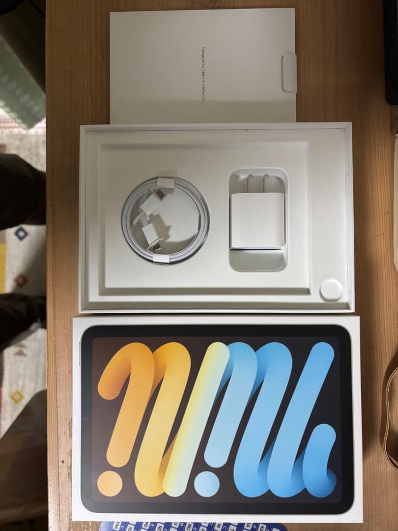 Apple iPad mini6Wi-Fi starlight64G本体と付属品