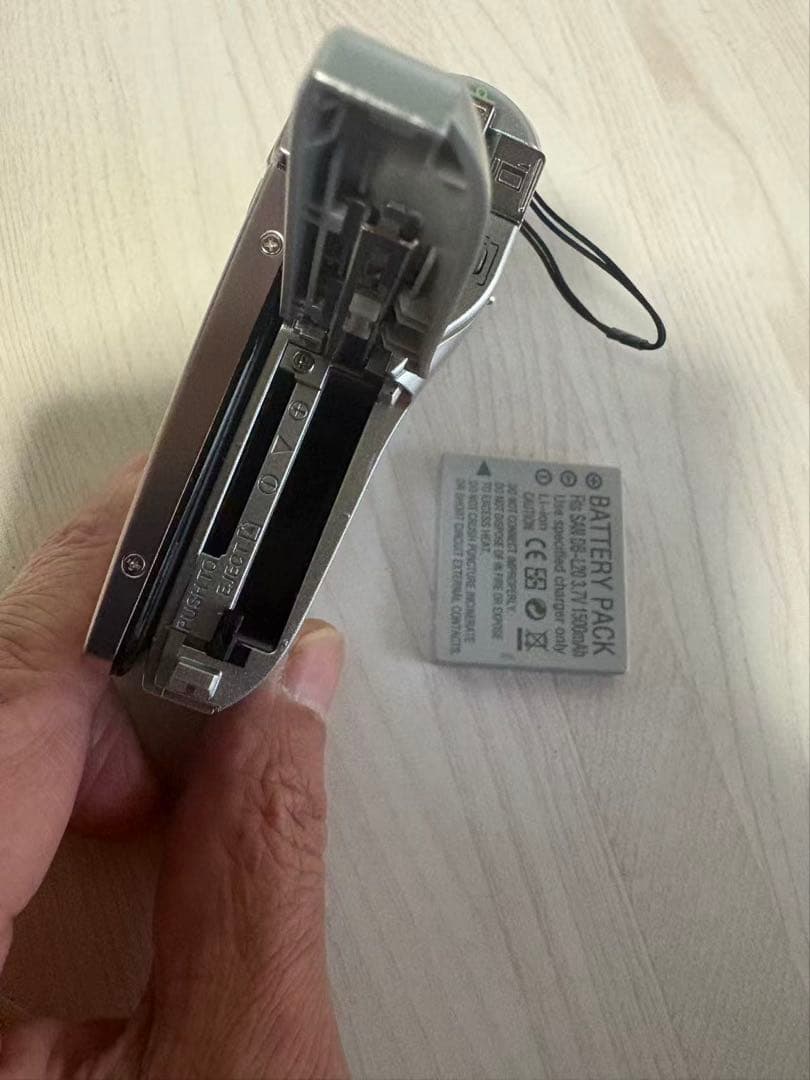 SANYO Xacti DMX-CG6型 デジカメ（美品）