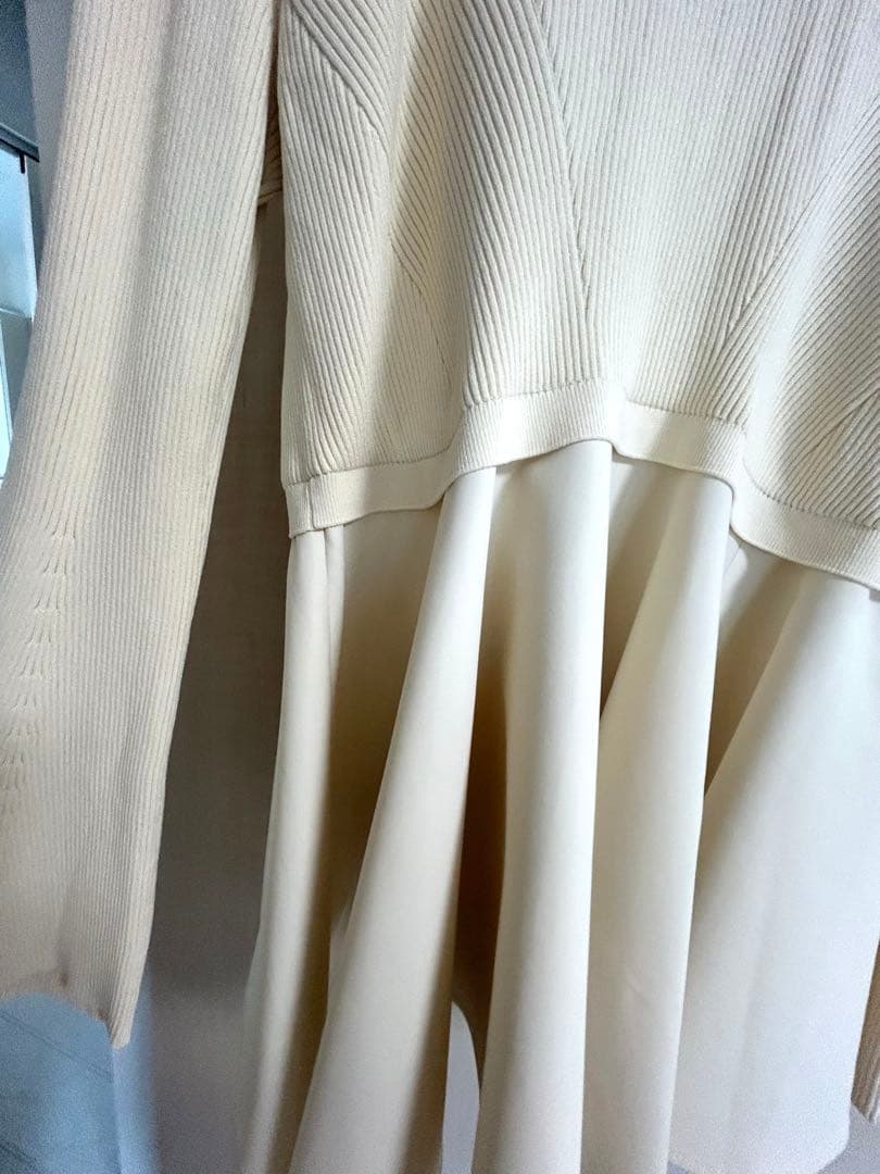 アダムエロペ【洗える】サステナブル　ペプラムコンビニットプルオーバー