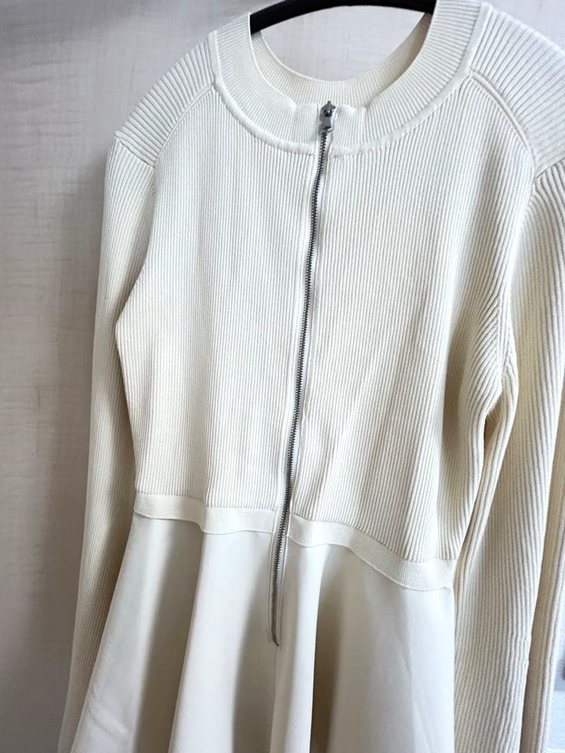 アダムエロペ【洗える】サステナブル　ペプラムコンビニットプルオーバー