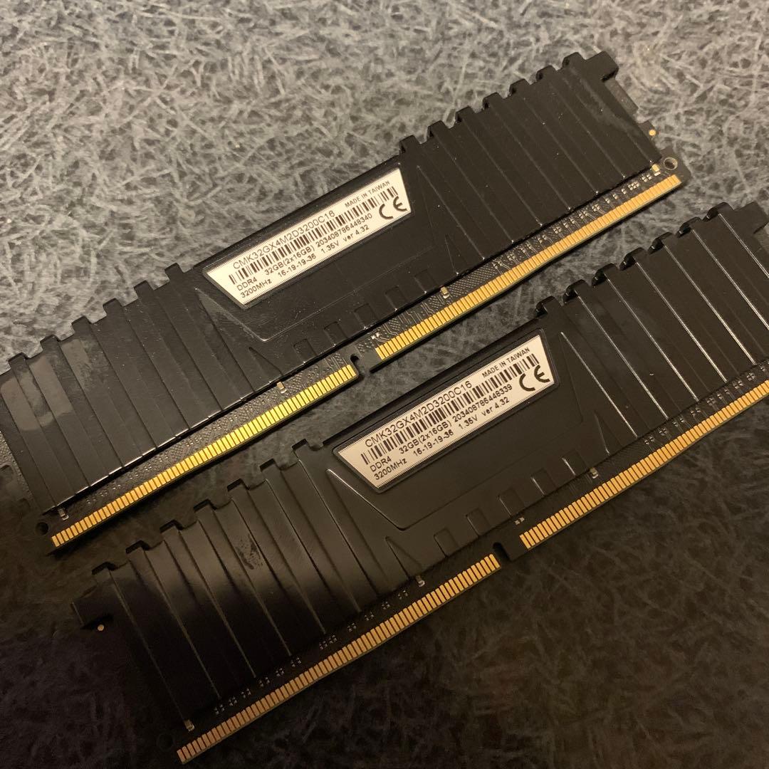 Vengeance 32GB DDR4 3200MHz メモリ