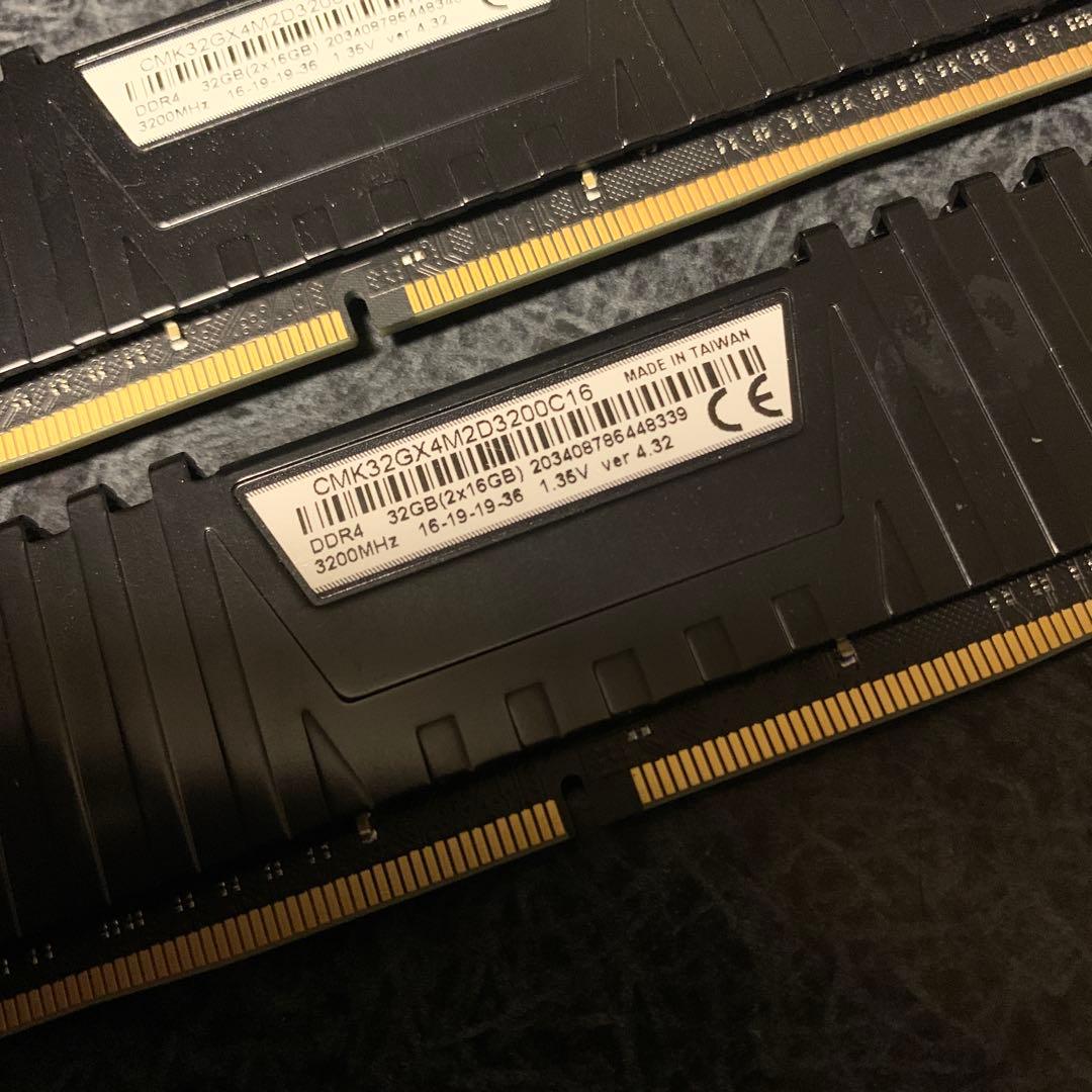 Vengeance 32GB DDR4 3200MHz メモリ