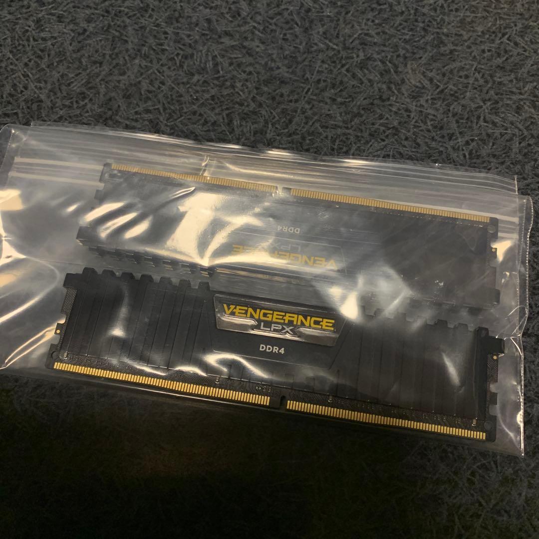 Vengeance 32GB DDR4 3200MHz メモリ