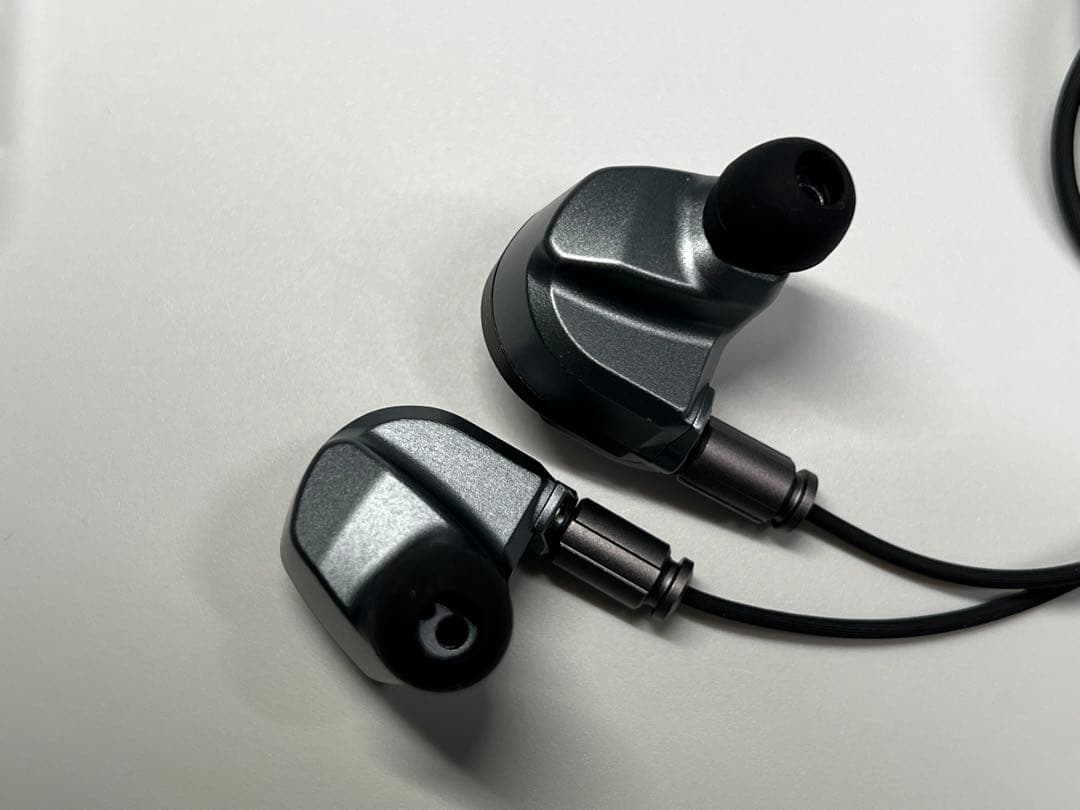 中古品 Clariar i640 6BAイヤホン