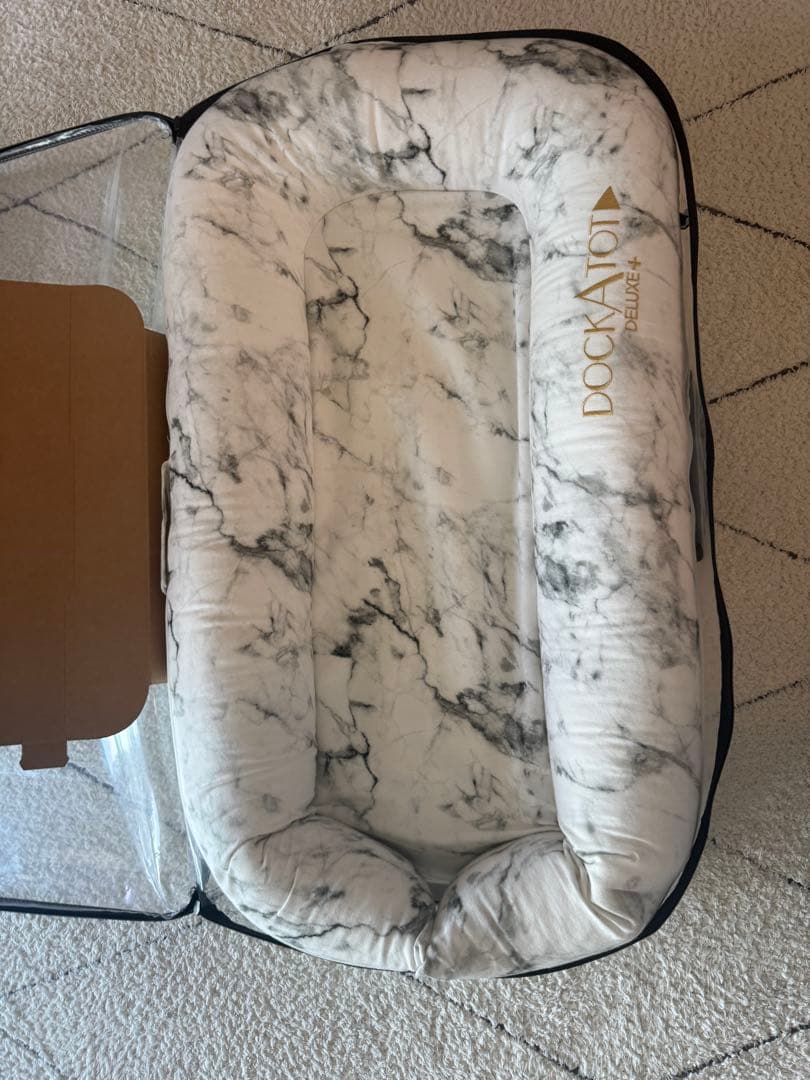 DockATot ベビー用ドッキングシート 大理石模様