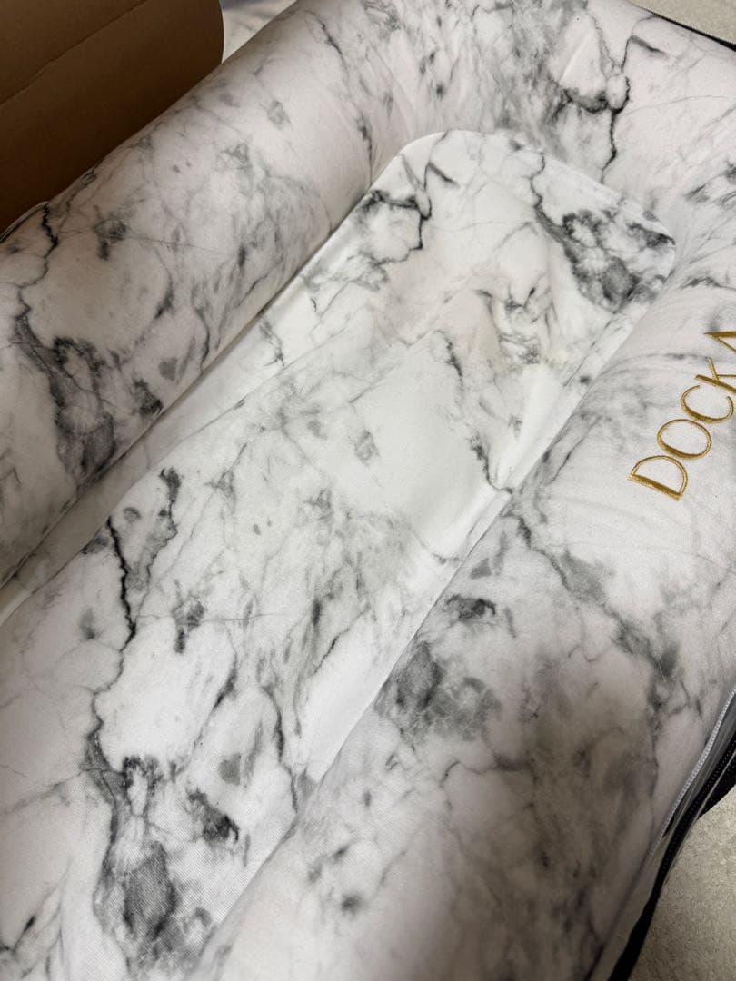 DockATot ベビー用ドッキングシート 大理石模様