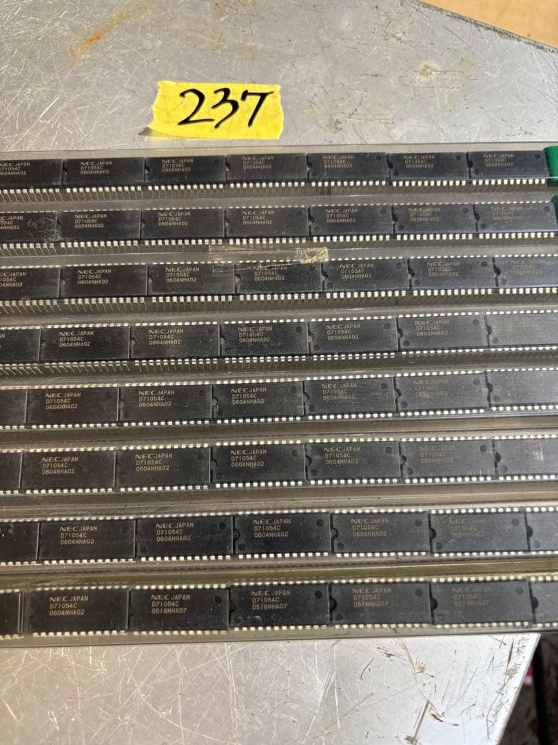 (105個)集積回路 電子部品ICチップNEC D71054C。新品同様。未使用