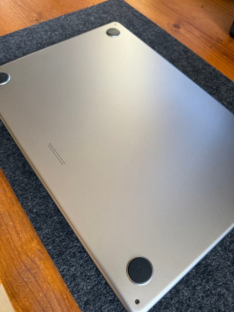 美品 MacBook Air 13.6インチ M2チップ搭載 スペースグレー