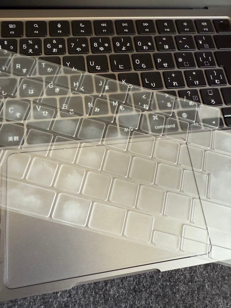 美品 MacBook Air 13.6インチ M2チップ搭載 スペースグレー