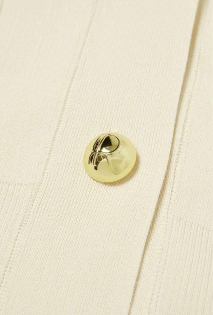 アダムエロペ　ロゴボタンミドルカーディガン　新品　オフホワイト