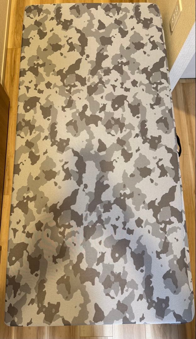 【magniflex】マニフレックス　三つ折り　ダブル　カモ柄　マットレス