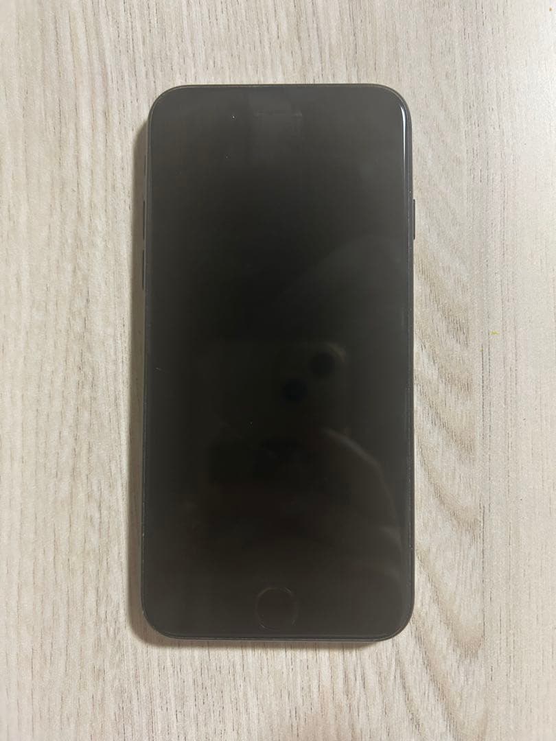 Apple iPhone SE ブラック 本体