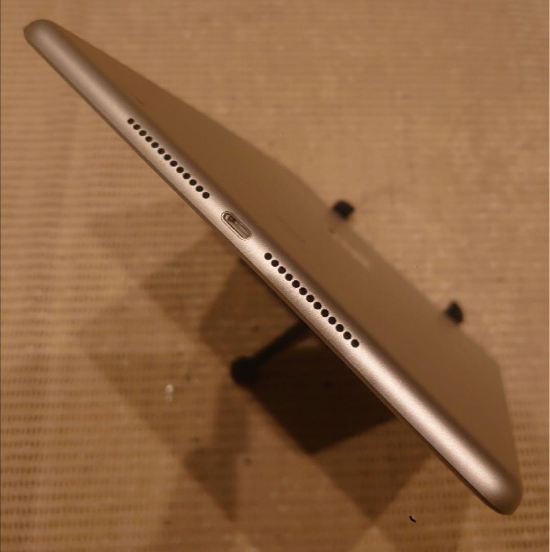 FHLJK 完動品SIMフリーiPad第5世代(A1823)本体32GB送料込