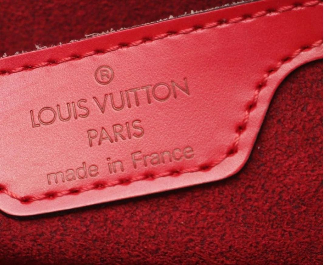 2月限定お値下げ中LOUIS VUITTON エピ　スフロバックポーチ付き美品