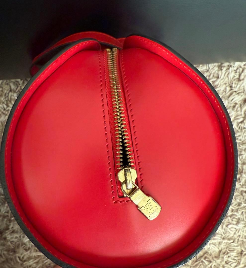 2月限定お値下げ中LOUIS VUITTON エピ　スフロバックポーチ付き美品