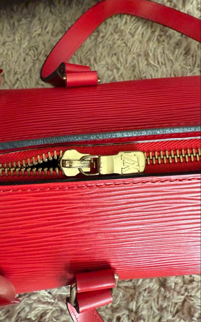 2月限定お値下げ中LOUIS VUITTON エピ　スフロバックポーチ付き美品