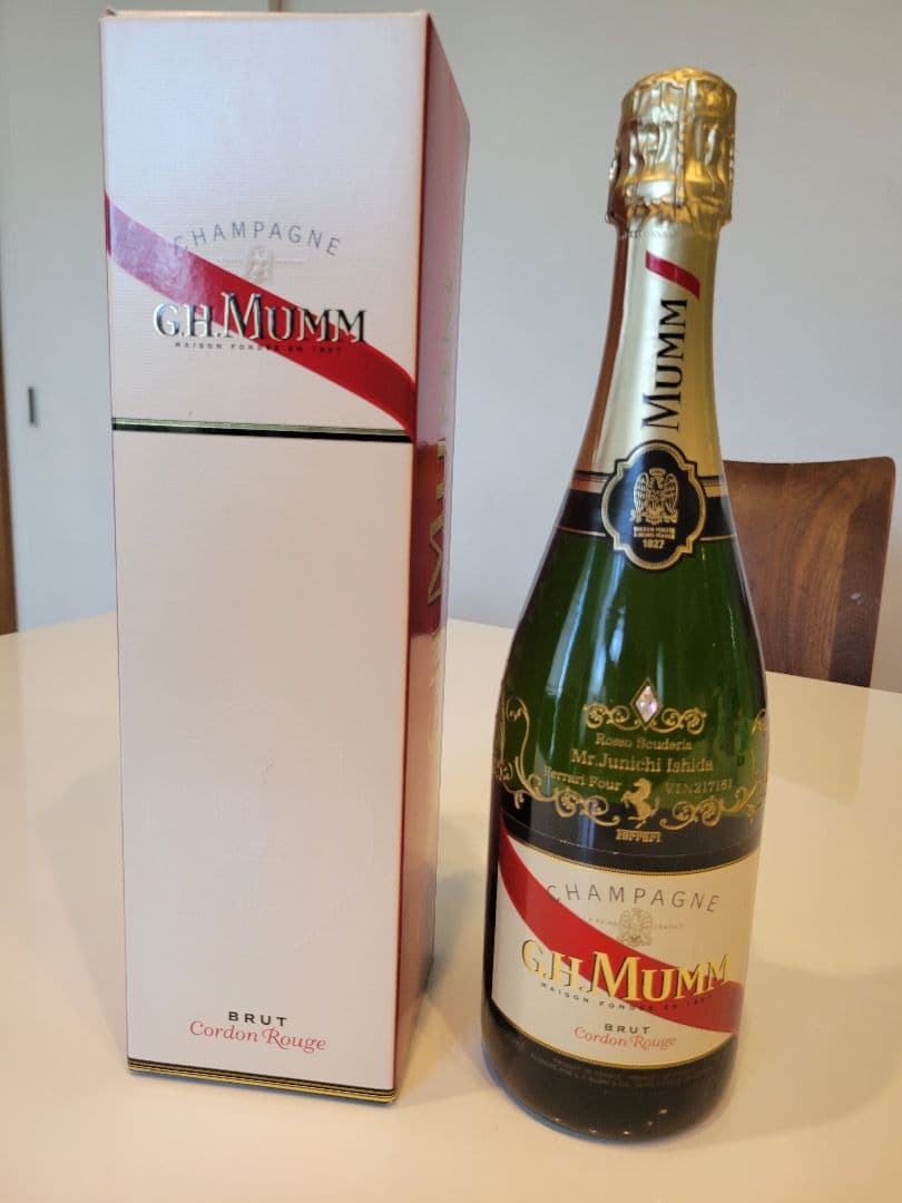 GH.MUMM シャンパン(芸能人元所有)1点物
