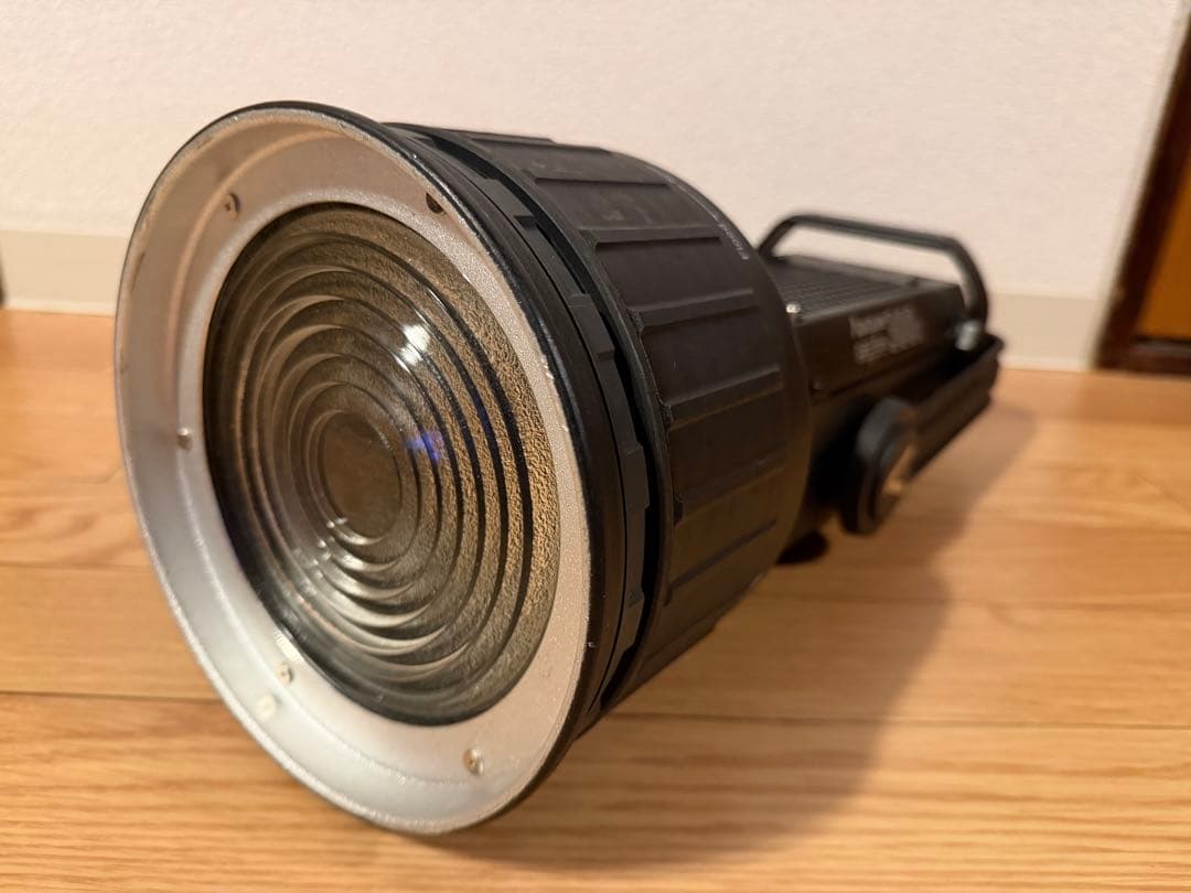 d*e様 Aputure 300X 高出力LEDライト + Frenel 2Xレ