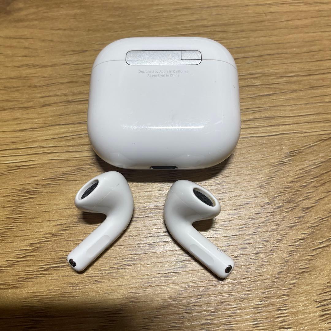 Apple Airpods 第4世代　ノイズキャンセリング付きなし