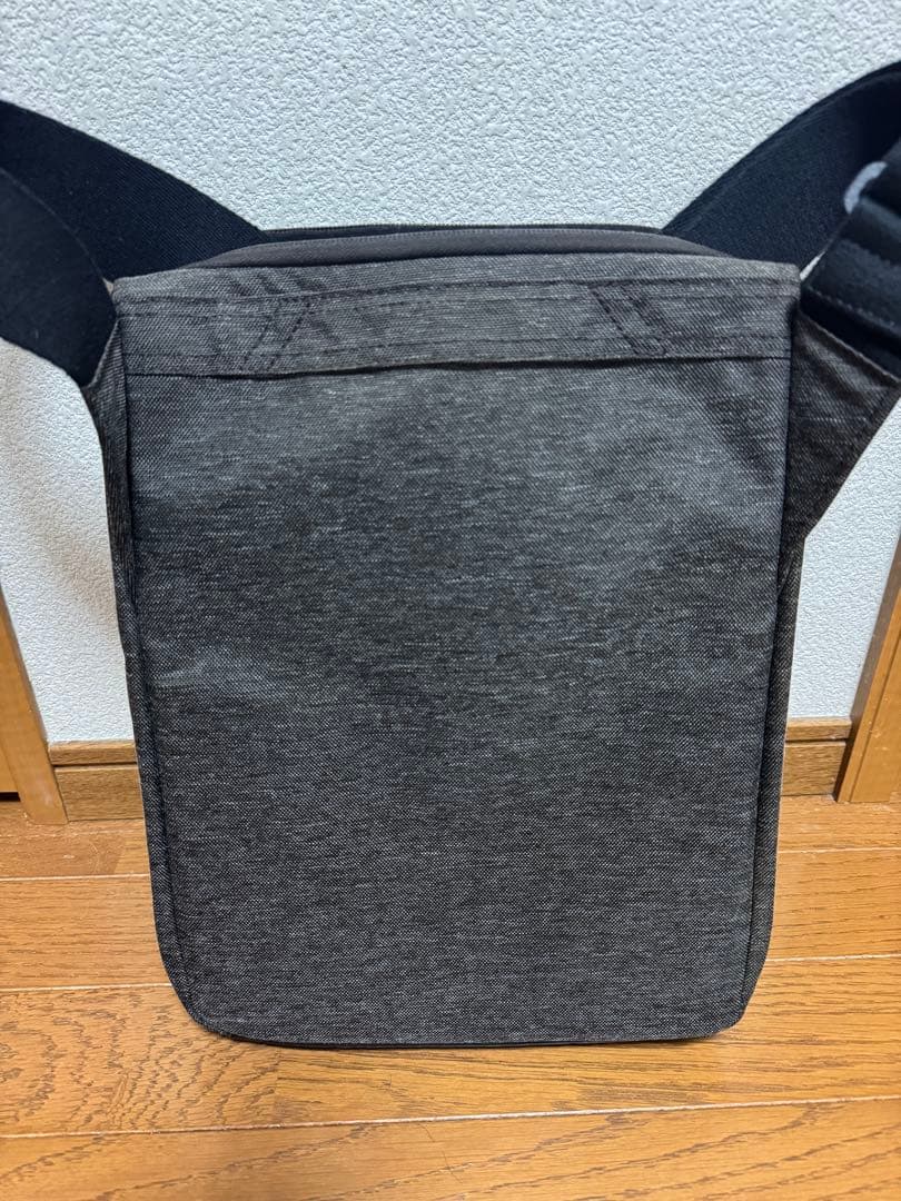 ひらくPCバッグmini ブラウン