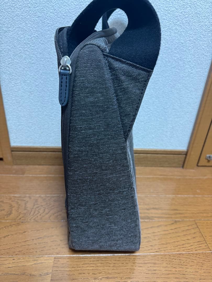 ひらくPCバッグmini ブラウン