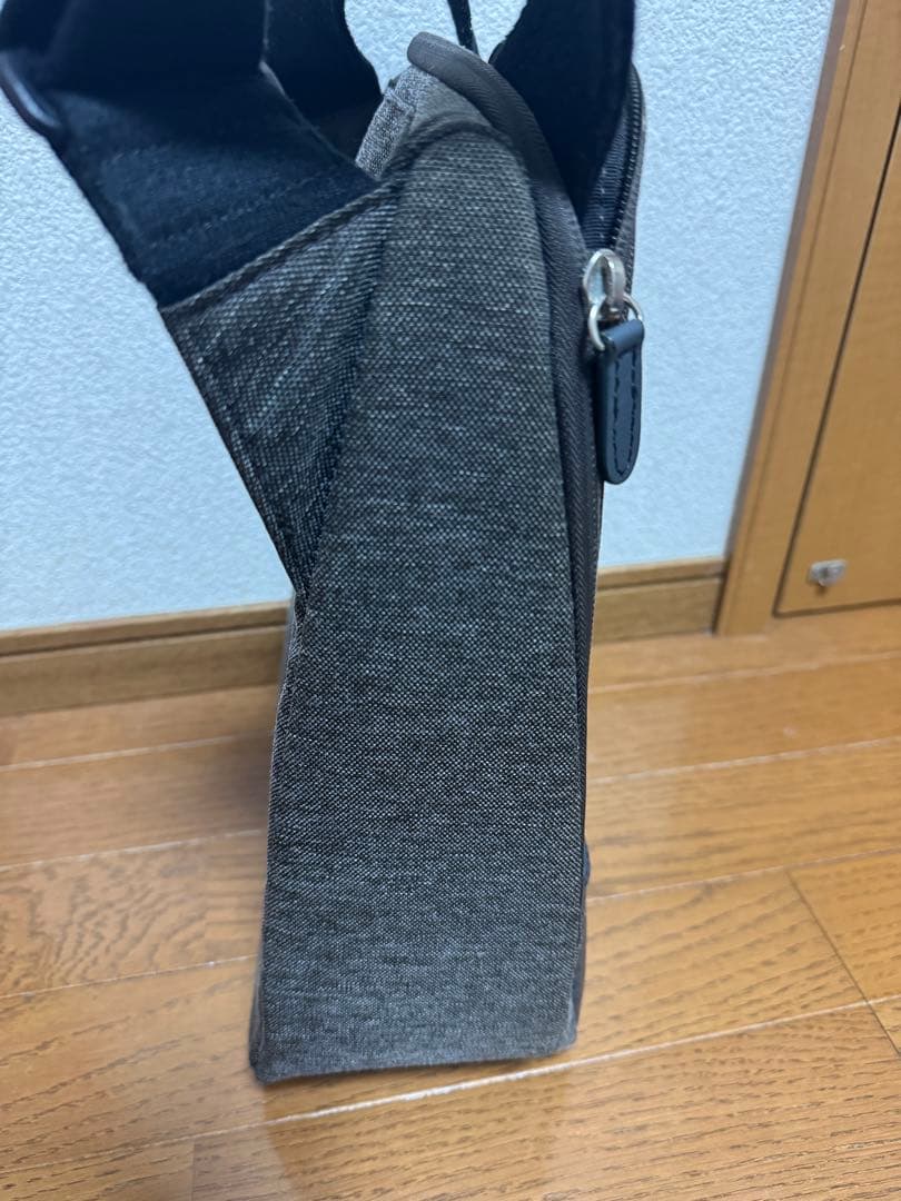 ひらくPCバッグmini ブラウン