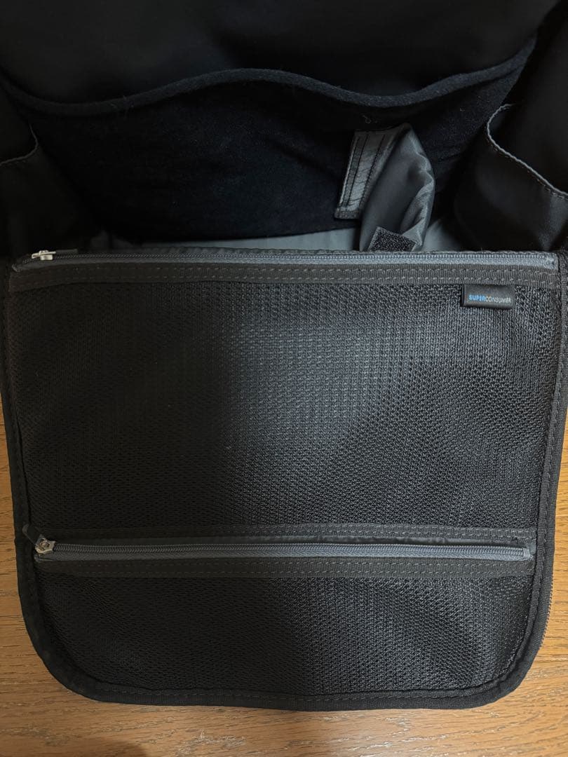 ひらくPCバッグmini ブラウン