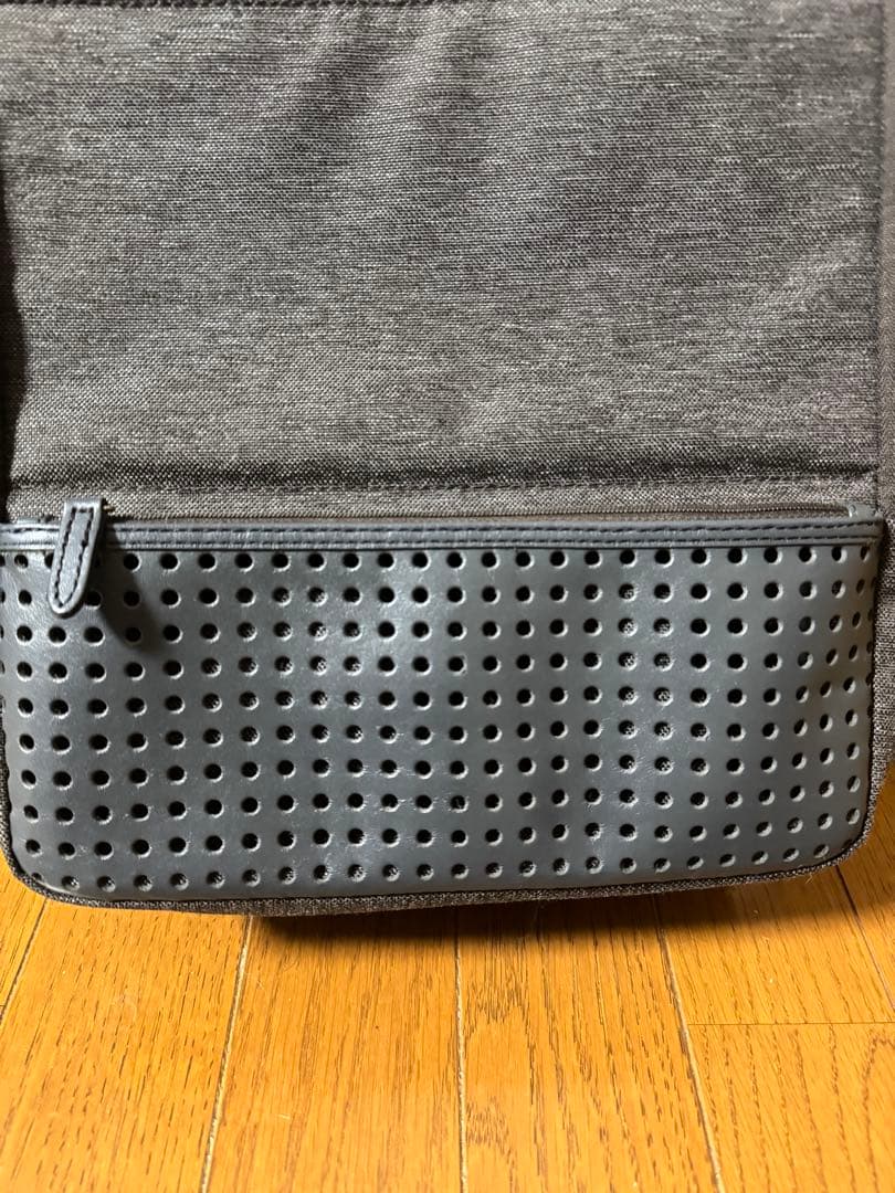 ひらくPCバッグmini ブラウン