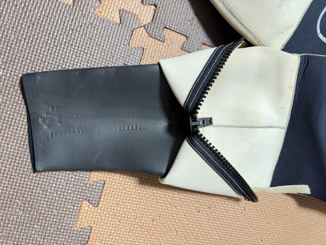 【未使用品】　※希少※XXL セミドライウェットスーツ 訳アリ