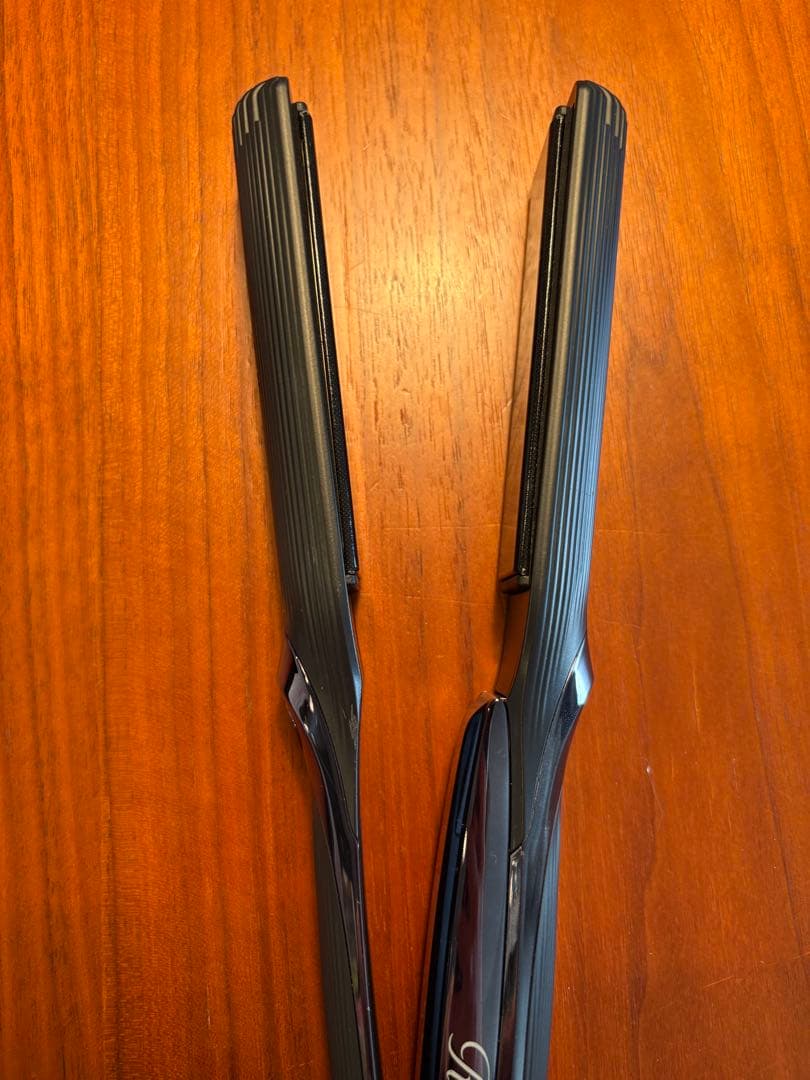 【美品】リファ　ストレートアイロン ブラック