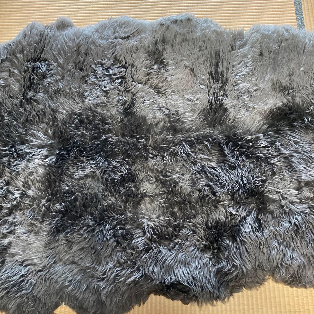 ダークチャコールグレー ムートンラグ